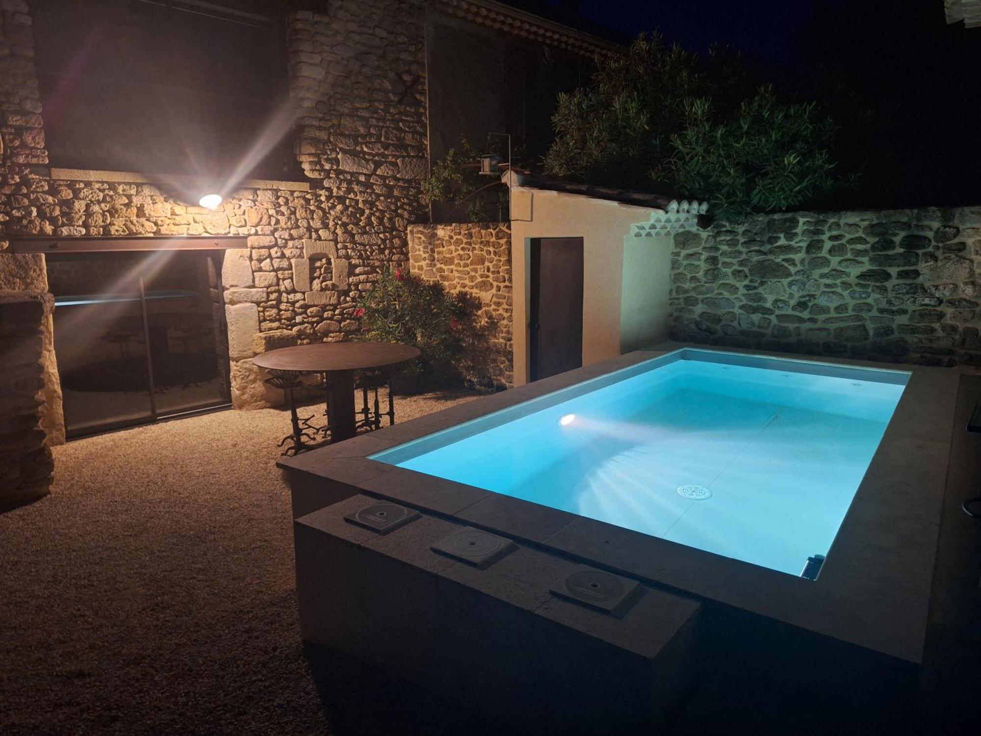 סוז-לה-רוס Chez Vero Chambres D'Hotes & Maison En Pierre Contemporaine מראה חיצוני תמונה