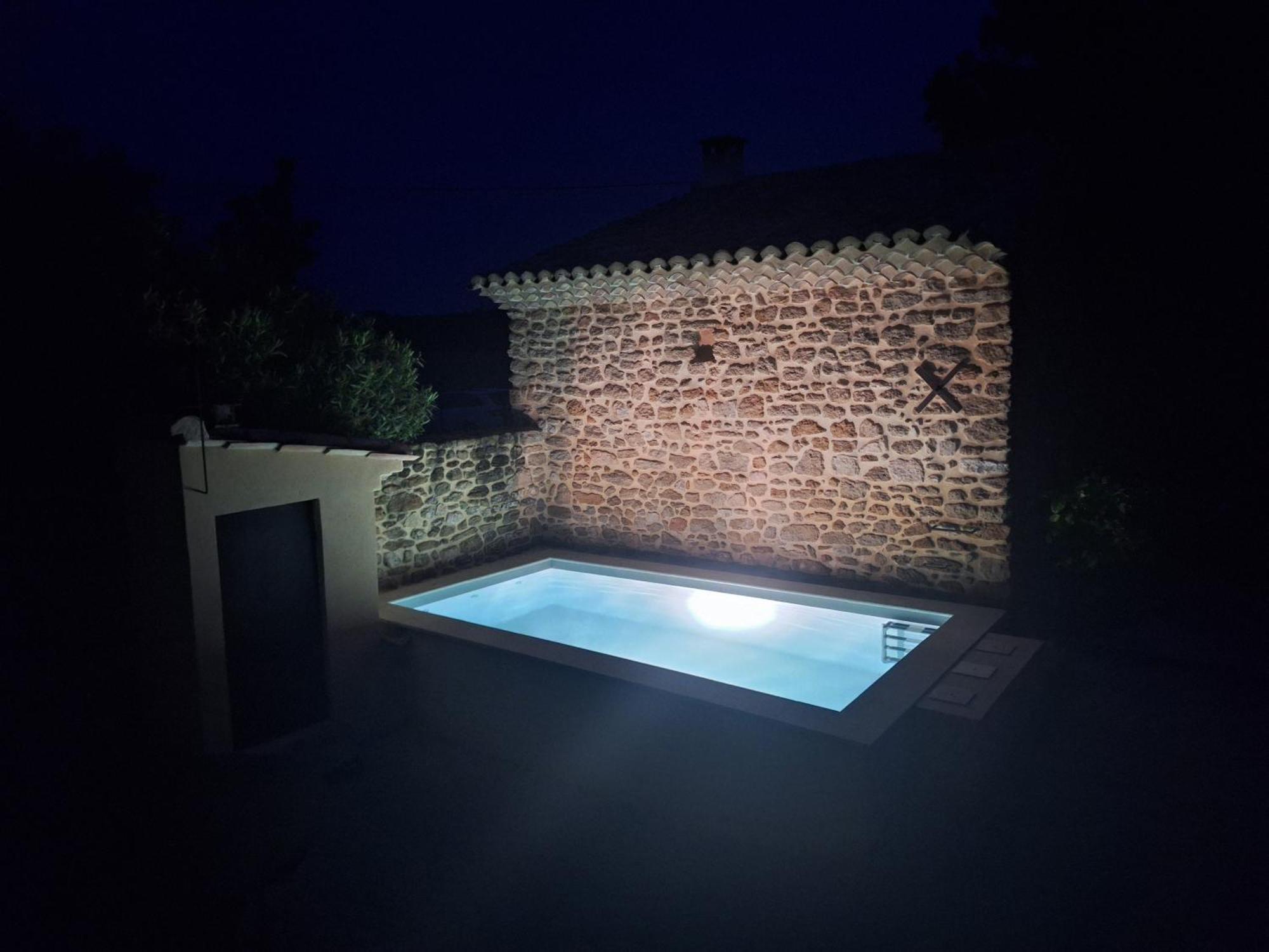 סוז-לה-רוס Chez Vero Chambres D'Hotes & Maison En Pierre Contemporaine מראה חיצוני תמונה