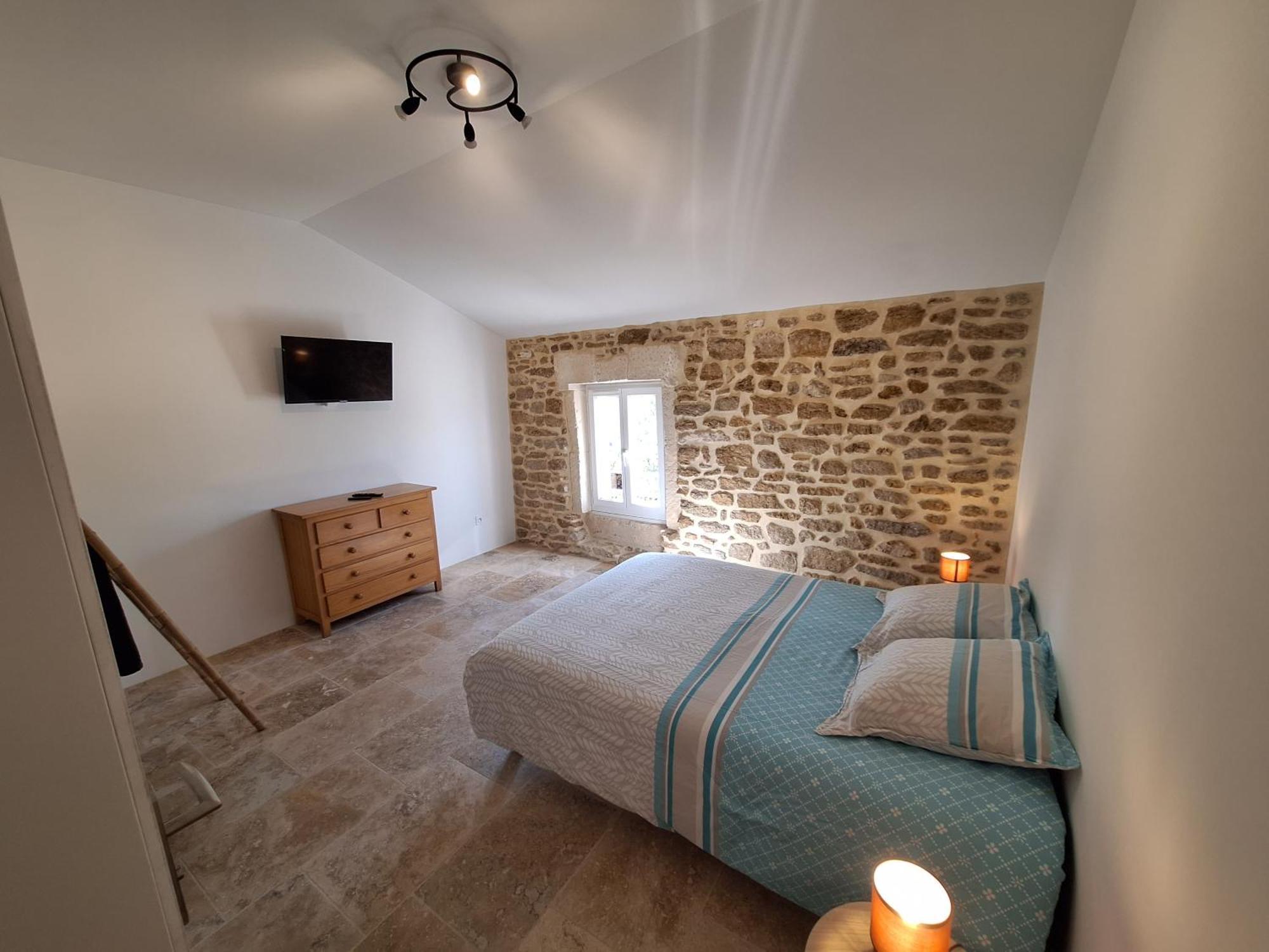 סוז-לה-רוס Chez Vero Chambres D'Hotes & Maison En Pierre Contemporaine מראה חיצוני תמונה