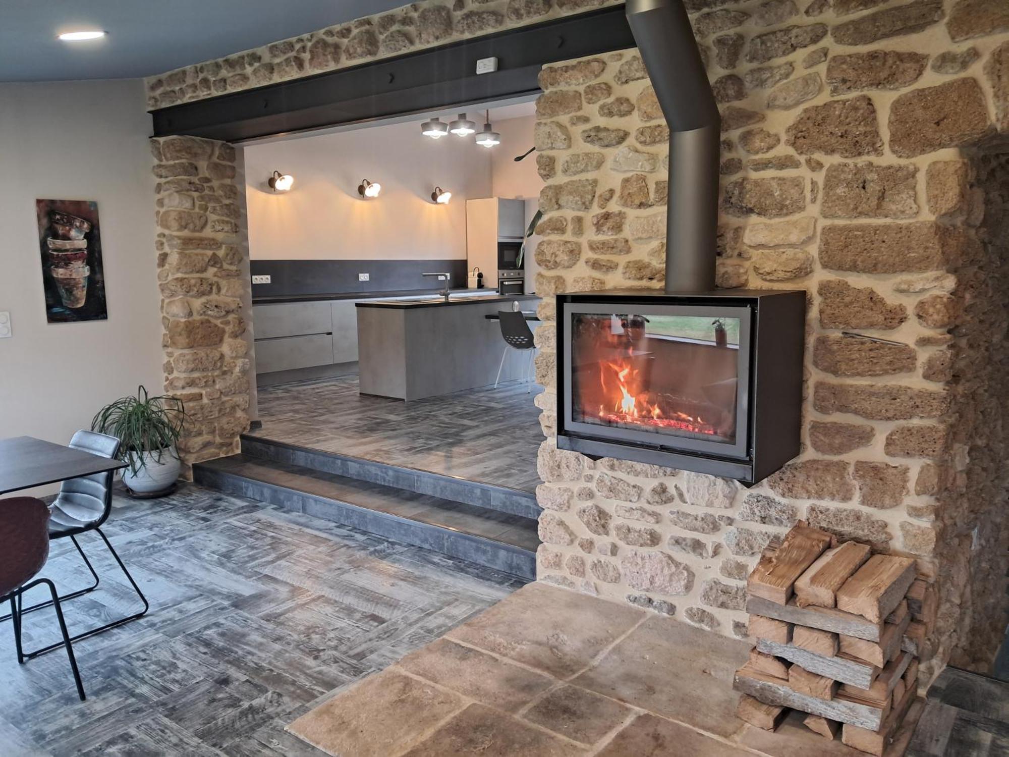 סוז-לה-רוס Chez Vero Chambres D'Hotes & Maison En Pierre Contemporaine מראה חיצוני תמונה